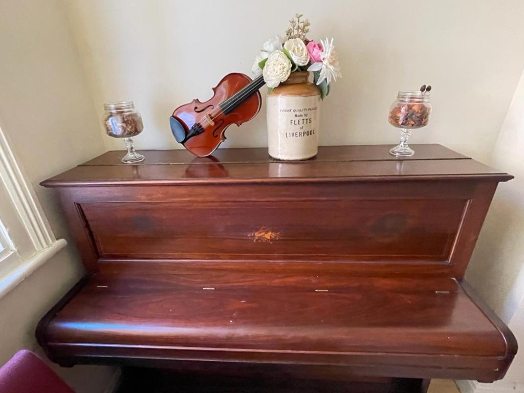 Room In Family Home Near Penny Lane リヴァプール エクステリア 写真