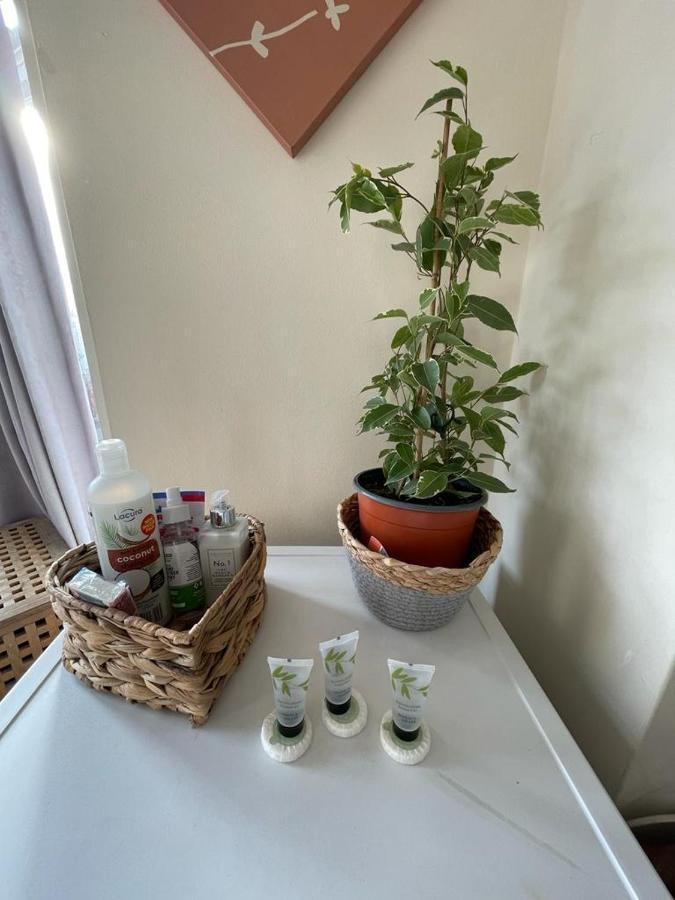 Room In Family Home Near Penny Lane リヴァプール エクステリア 写真