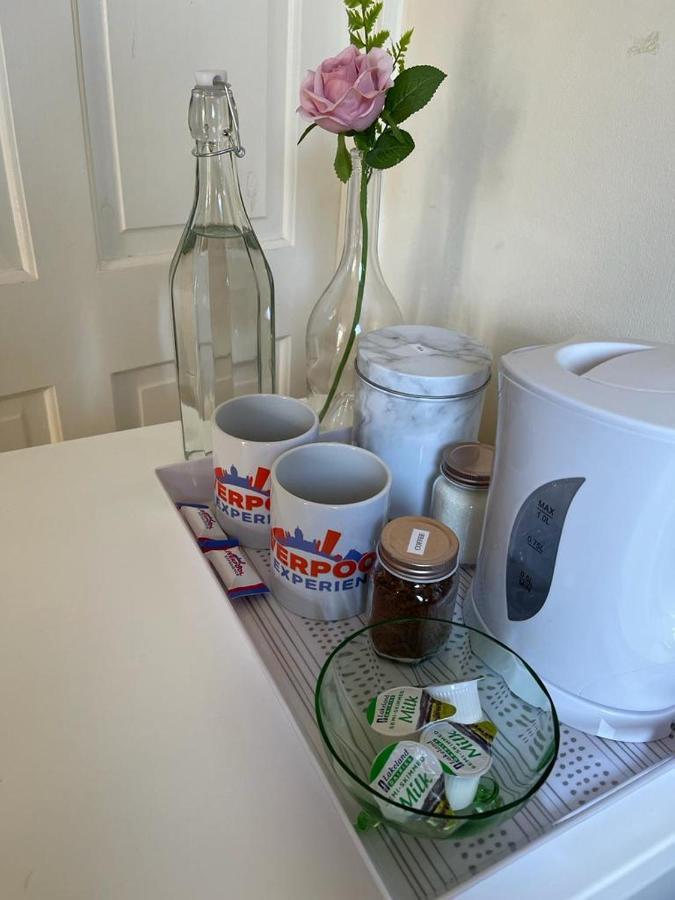Room In Family Home Near Penny Lane リヴァプール エクステリア 写真