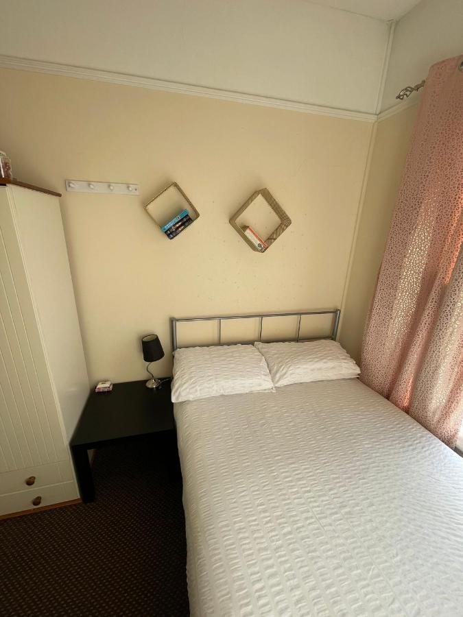 Room In Family Home Near Penny Lane リヴァプール エクステリア 写真